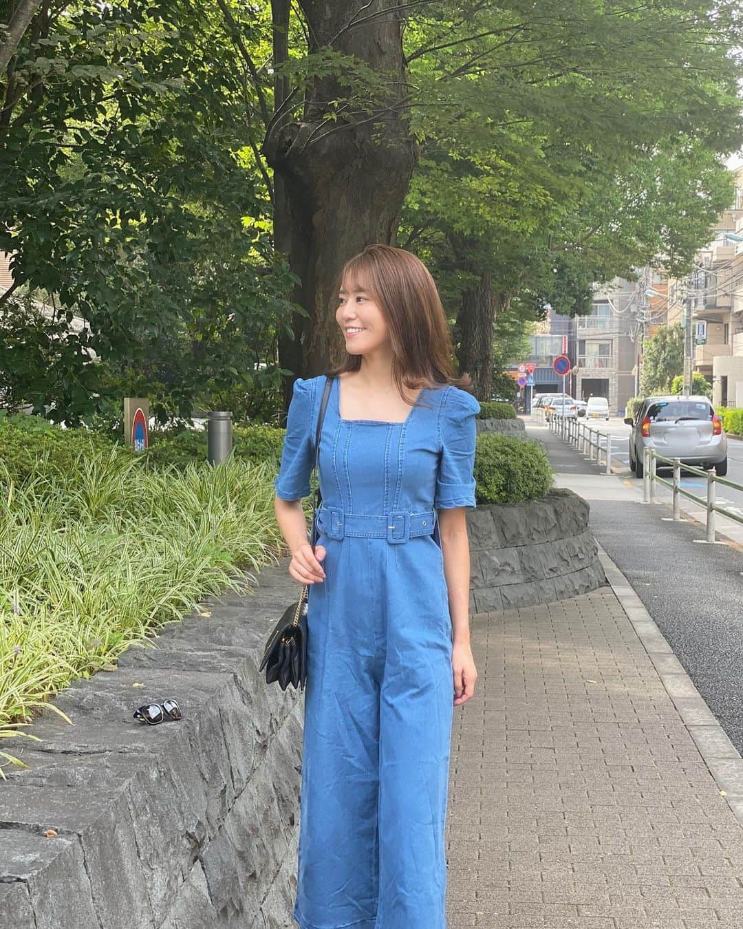 佐野真彩さんのインスタグラム写真 - (佐野真彩Instagram)「半沢直樹と鍵泥棒のメソッドを観ながらお家で過ごしてるよ🏠💭 半沢コンビで面白い🤣  おすすめ映画、ぜひ教えてね🤍  デニムロンパース👖▶️ @spicaglow  1枚でサマになる👏 ベルト効果で足長にみせてくれます🥺  1000円引きのクーポンコード→msg690  サングラス▶️ @eyevol_official   #spicaglow #spicaglowstyle ﻿#Netflix #おうち時間 #夏休み　#夏コーデ　#デニムロンパース　#半沢直樹　#鍵泥棒のメソッド  ﻿」8月14日 14時36分 - sano.maya