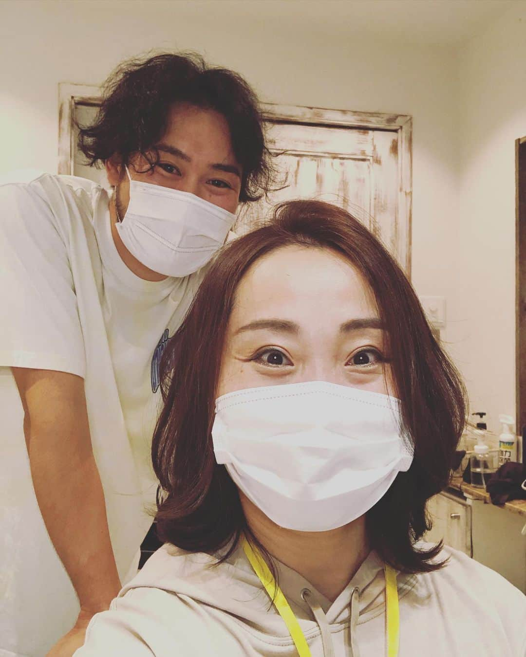 キンタロー。さんのインスタグラム写真 - (キンタロー。Instagram)「つ•い•に！﻿ ﻿ 長い髪とおさらばしましたっ( ﾟдﾟ )﻿ ﻿ ダンスの為に伸ばし続けてはや3年？？﻿ ﻿ バッサリ！のバッサリで﻿ ﻿ スッキリんこ♡♡﻿ ﻿ 美容院には半年ぶりに行けたよー✨﻿ ﻿ Liko by MARISの渡辺さんに﻿ 切ってもらいましたお( ˇωˇ )﻿ ﻿ オーダー通りの﻿ 完全に﻿ 上戸彩さんと見間違えるくらい﻿ 上戸彩さんになれました😆👍😍😍♡♡﻿ ﻿ ﻿ #ヘアカット﻿ #イメチェン﻿ #ものまね﻿ #上戸彩さん﻿ #キンタロー﻿ #ロングヘア﻿ #haircut」8月14日 14時49分 - kintalo_