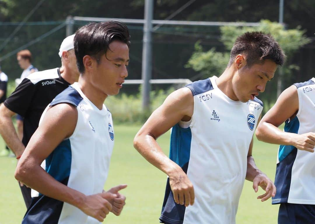 FC町田ゼルビアさんのインスタグラム写真 - (FC町田ゼルビアInstagram)「トレーニングフォト(6枚)👟⚽️ スワイプしてね→📸 . 1️⃣ #奥山政幸 #中島裕希  2️⃣ #安藤瑞季 3️⃣ #ノリエガエリック 4️⃣ #ステファン 5️⃣ #ドリアンバブンスキー　#ウインク  6️⃣ #李漢宰 #岡田優希  #FC町田ゼルビア #zelvia #Jリーグ #サッカー #スポーツ #soccer #football #jleague #町田 #svolme」8月14日 14時49分 - fcmachidazelvia