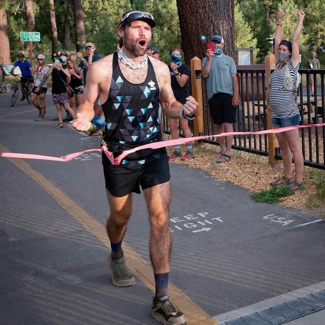 のインスタグラム：「"I take on these types of challenges because I love to accomplish goals that myself or others think are 'impossible,' but what I always come away with is the satisfaction of what it means to have a community supporting you and everyone bringing out the best in each other."  - HOKA Flyer and pro @runinrabbit ultrarunner @adamkimble818, who recently set the fastest known time for the 171-mile Tahoe Rim Trail.   Read more about Adam's journey on the HOKA blog, linked in our bio. #timetofly   📸 @runskiplay」