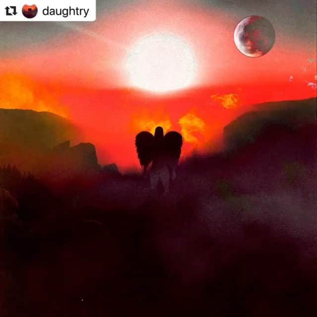クリス・ドートリーのインスタグラム：「WORLD ON FIRE 🌎🔥 #WORLDONFIRE  #Repost @daughtry with @make_repost ・・・ New single!! "WORLD ON FIRE" Available NOW 🔥🔥🔥 Hit link in bio.  Get it on @spotify, @applemusic, @tidal and more!   #Daughtry #NewMusic #StayStrong 👊」