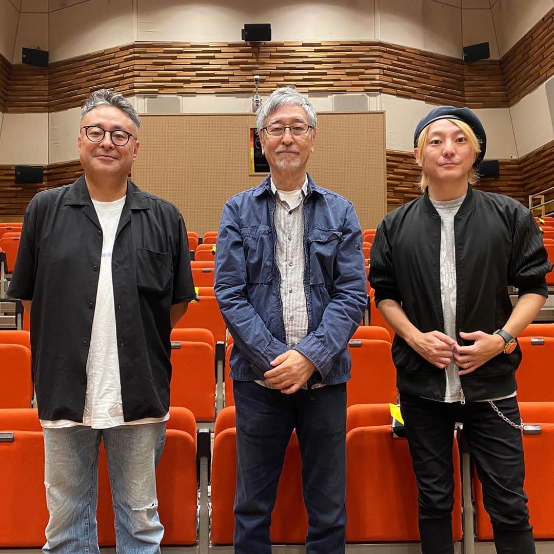 栗田善太郎のインスタグラム：「今夜23時からはNHK福岡presents 六本松サテライト！ 今月のゲストは先週に引き続き福岡のレジェンド！ 財津和夫さん。 心の旅や青春の影の制作エピソード満載。  先週の放送を聴き逃した方も今夜までらじるらじるで聴けます！！  本当に聞き逃さないで下さい(笑)  らじるらじるなら全国何処からでも聴けます！  #nhk福岡放送局  #六本松サテライト  #財津和夫  #松隈ケンタ  #栗田善太郎」