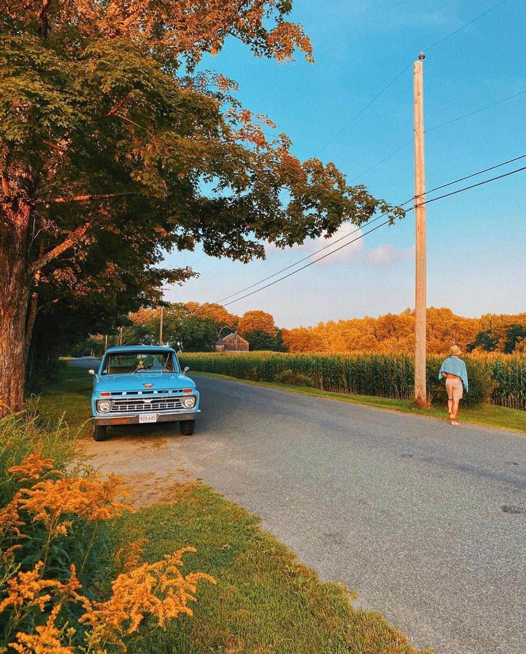 FOLKのインスタグラム：「What’s your road trip must have? Today’s favorites: 1.) @kylefinndempsey 2.) @peppecant 3.) @ryanresatka 4.) @frederikschindler 5.) @jwirtalla 6.) @bokehm0n」