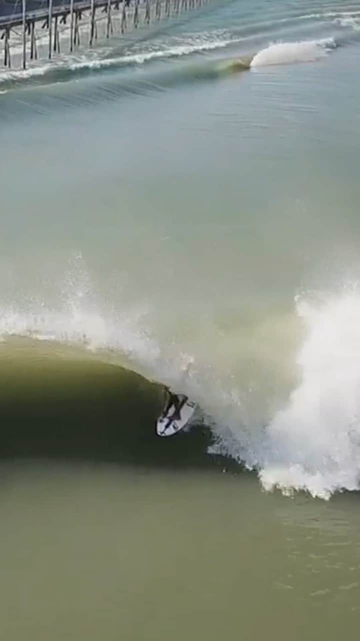 ミシェル・ボレーズのインスタグラム：「We had 2 days to practice at the wave pool ! Always good to try some fresh @firewiresurfboards .  Petit trip  rapide avec joan Duru en californie l’année dernière . On a passé deux jours à essayer dès planches à la piscine à vague .  Merci @redbullfrance et @airtahitinui  pour votre aide 😉」