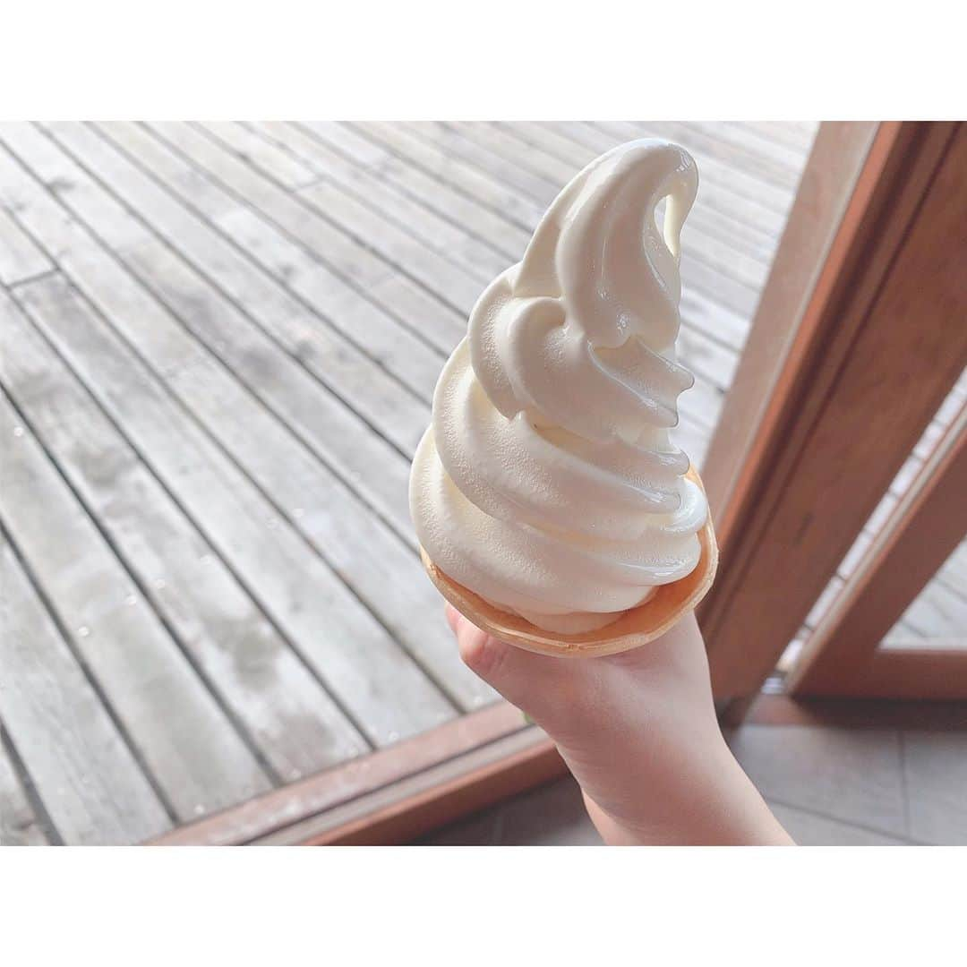 山邊歩夢さんのインスタグラム写真 - (山邊歩夢Instagram)「🍦🤍☁️ * * 千葉県って美味しいものたくさんなの〜 * * #千葉グルメ #千葉 #ソフトクリーム #バニラ #美味しかった」8月14日 7時28分 - ayuyamabe_official