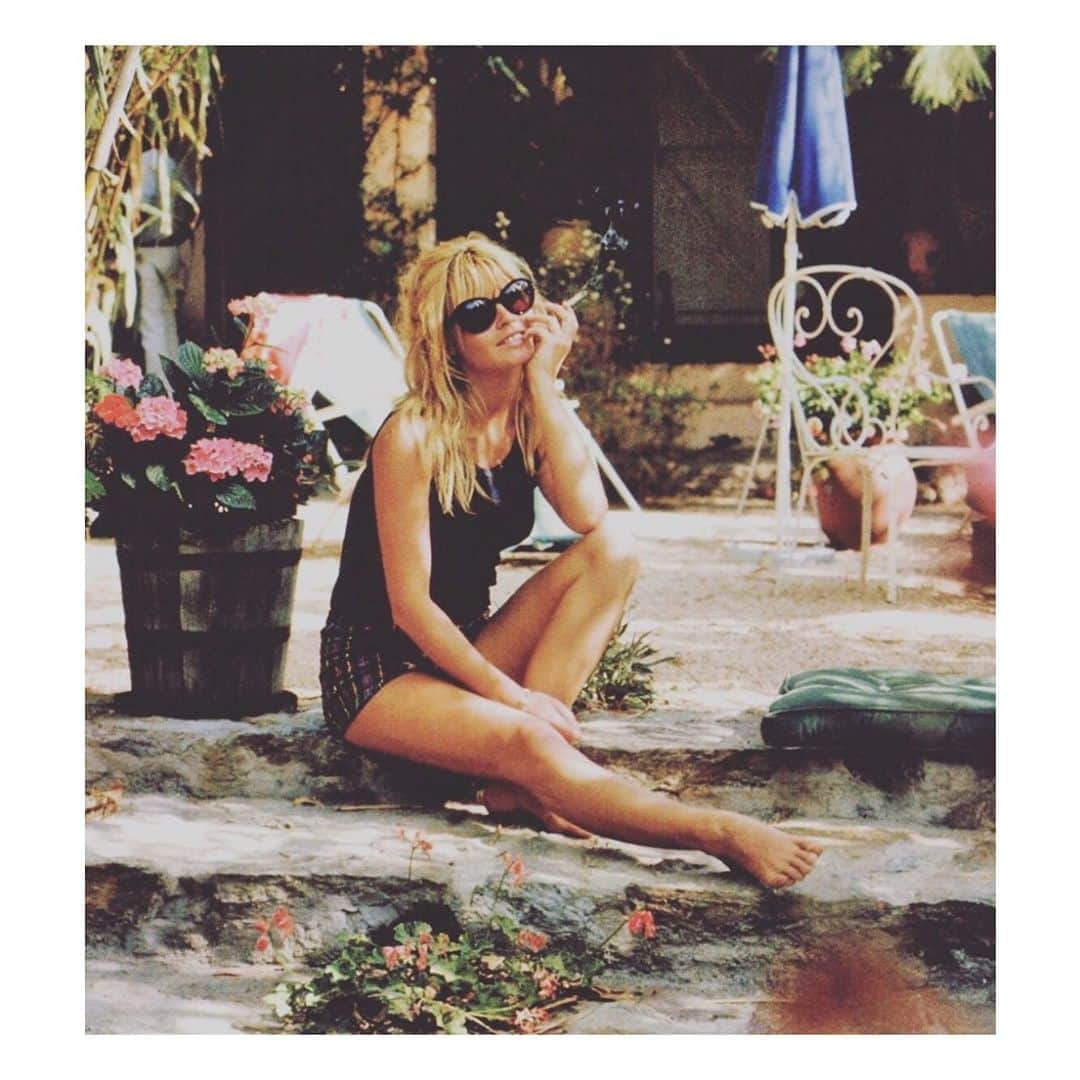 ココリボンさんのインスタグラム写真 - (ココリボンInstagram)「Friday Feels 💕 Brigette Bardot shot by Ghislain Dussart at home in Madrague   #casualluxe #timeless #1960s #iconstyle #brigettebardot」8月14日 7時35分 - cocoribbon_official