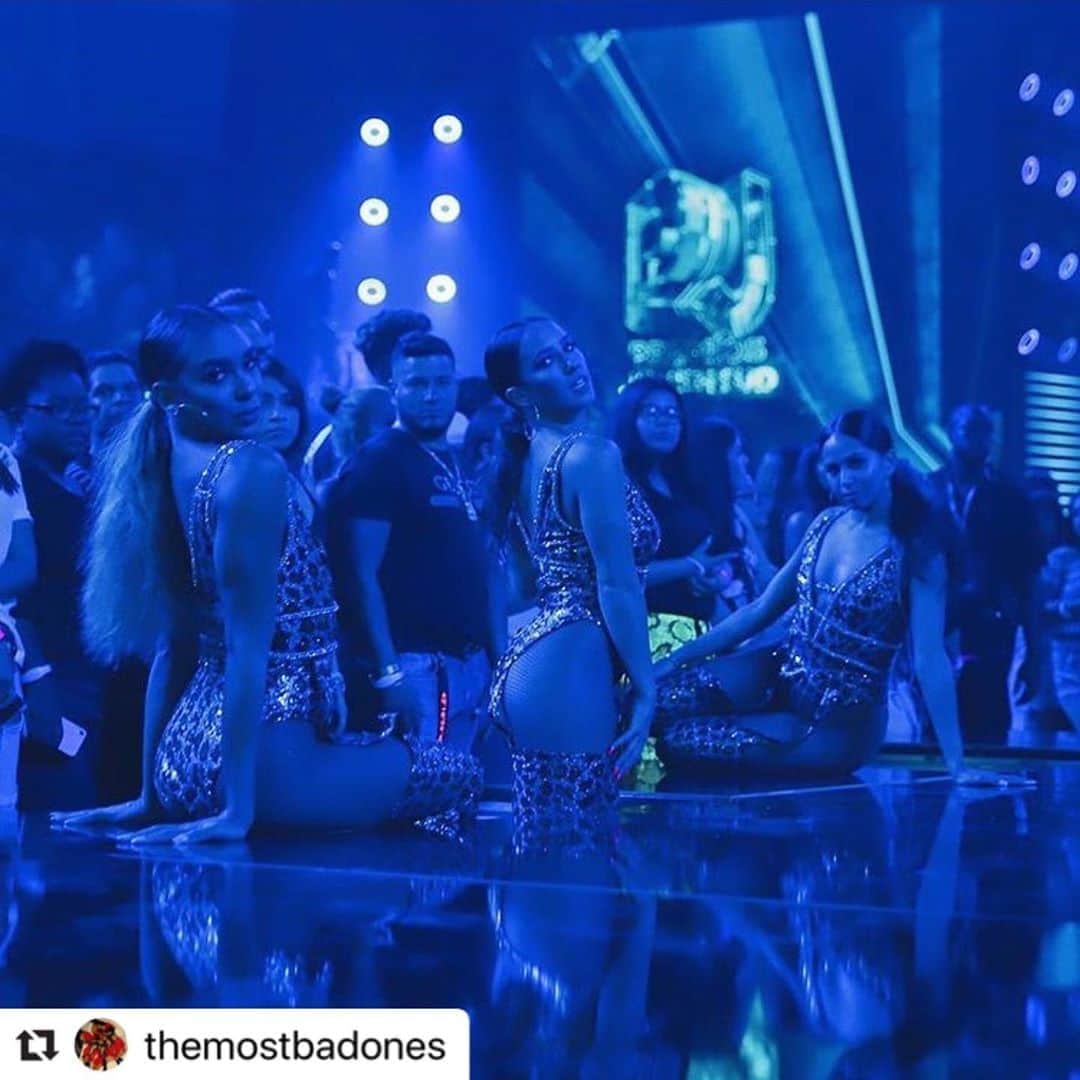 ピットブルのインスタグラム：「Who is ready to make history tonight with yours truly and @themostbadones? Catch us performing tonight on @premiosjuventud. Check your local listings. Dale!」