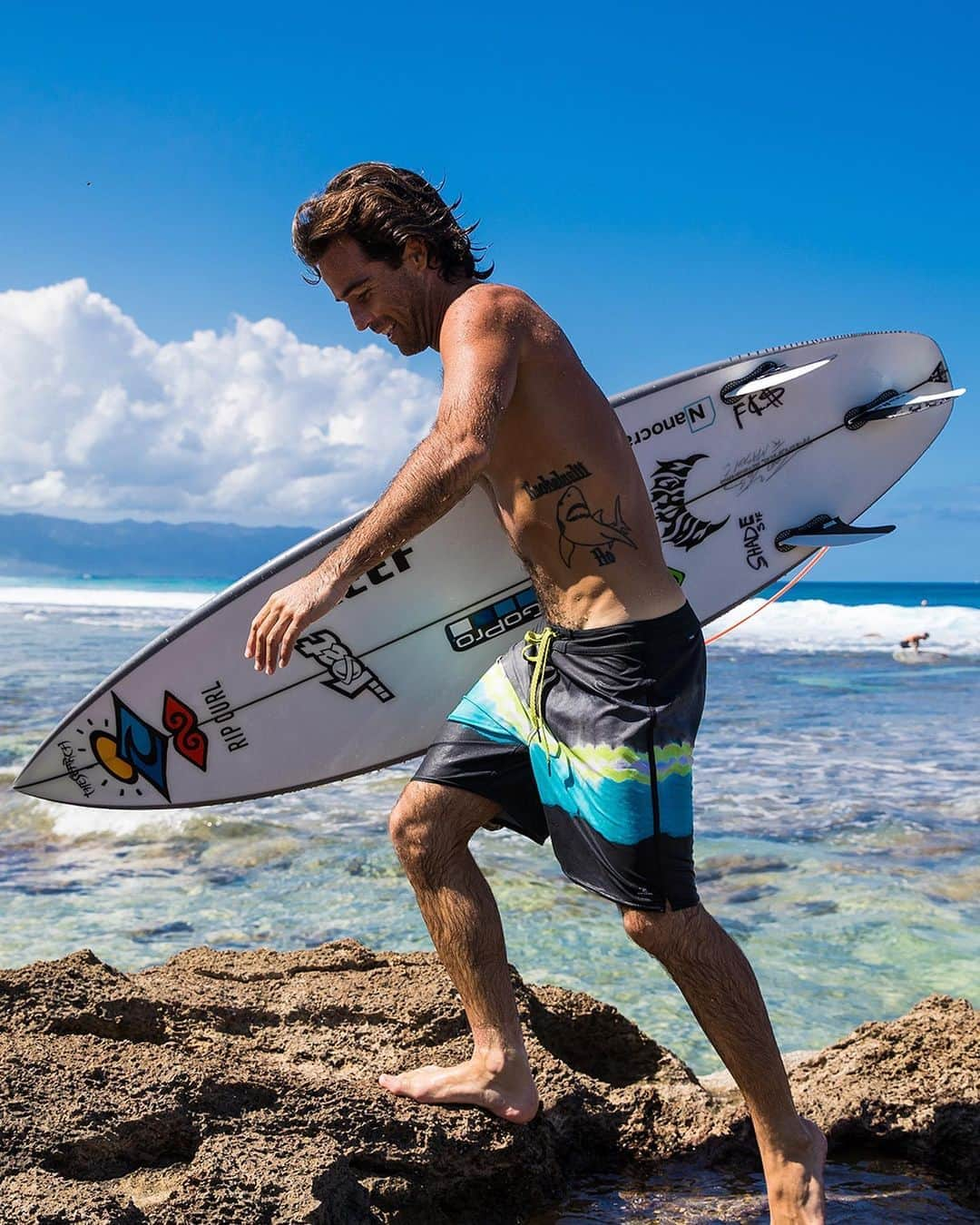 リップカールさんのインスタグラム写真 - (リップカールInstagram)「Made for Mason. ⠀⠀⠀⠀⠀⠀⠀ This is Surf Heads. A collection led by the Mason Ho Surf Heads Mirage boardshort - the ultimate stretch boardshort. #MadeForWaves ⠀⠀⠀⠀⠀⠀⠀ Head to our bio to explore.」8月14日 8時41分 - ripcurl