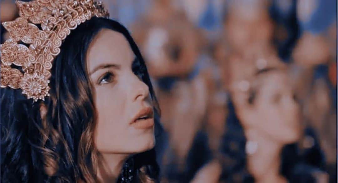 ステファニー・ブリットのインスタグラム：「#tbt da princesa mais doida da Babilônia... 👸🏻 roubei da @princesa_nitocris_ ❤️ #oricoelazaro」
