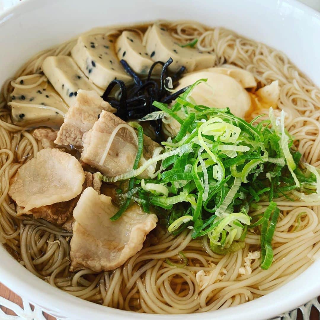 金村義明さんのインスタグラム写真 - (金村義明Instagram)「稲庭素麺！ マンゴー🥭ジュース 劇うままままままし」8月14日 9時16分 - yoshiaki_kanemura