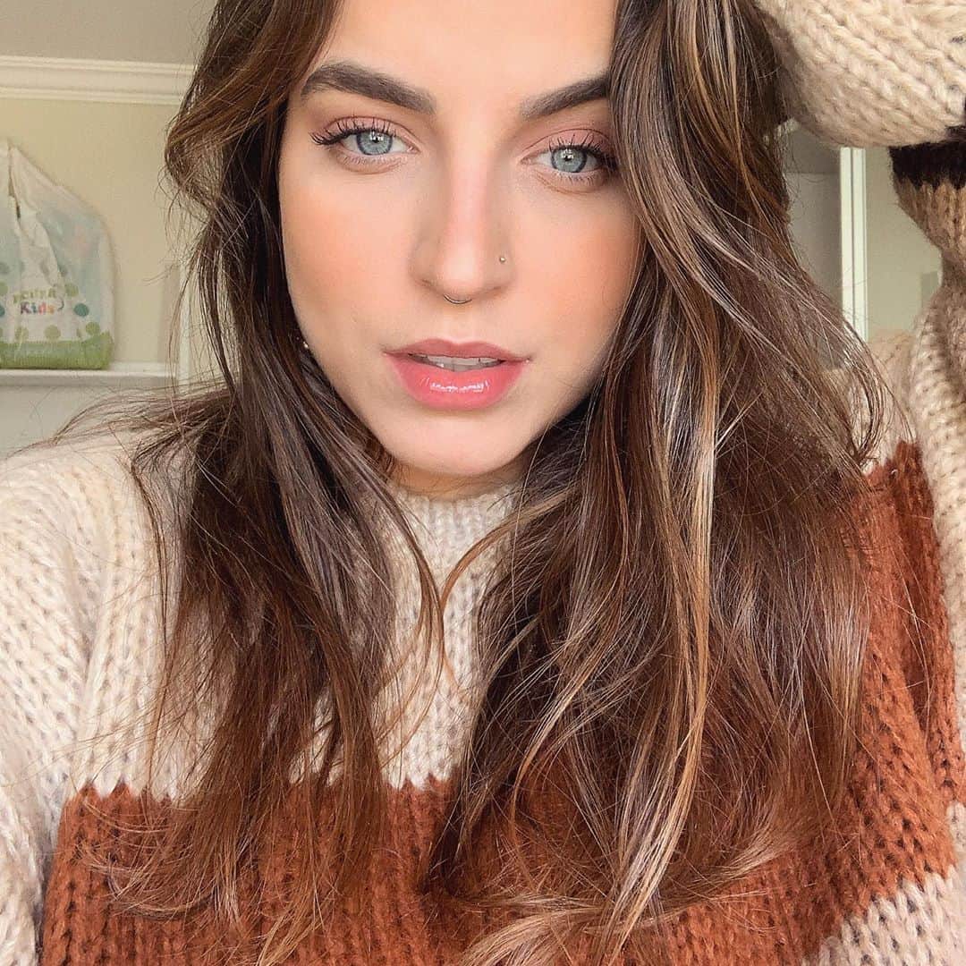 Bruna Unzuetaのインスタグラム：「Quem vê, pensaaaaaa」