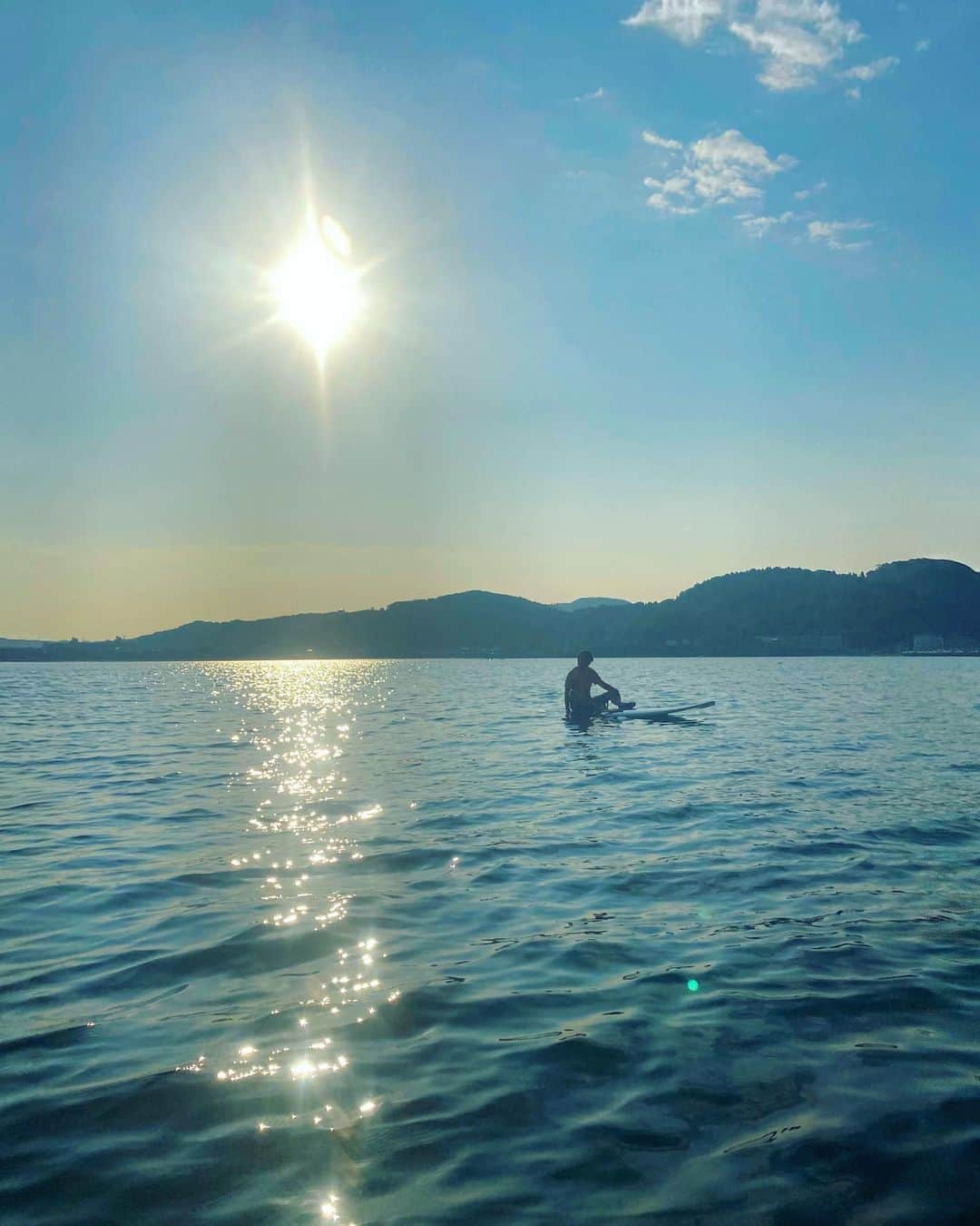 クボタマサヒコのインスタグラム：「6:42am on the sea.  #sea #sup #sunrise」