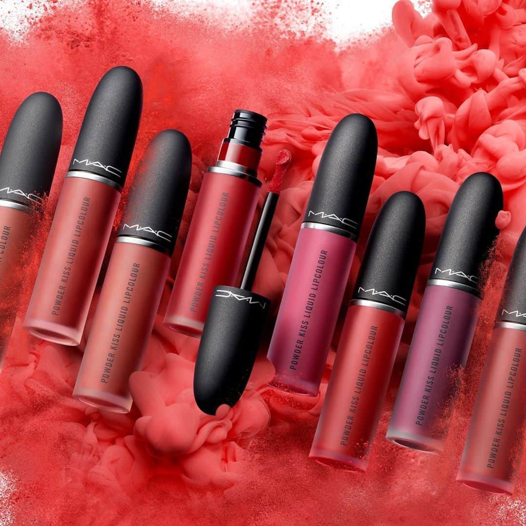 M·A·C Cosmetics Hong Kongさんのインスタグラム写真 - (M·A·C Cosmetics Hong KongInstagram)「輕霧如幻，觸手可及！ M·A·C 年度最令人心動嘅創新唇妝質感 #空氣絲霧唇釉，細膩朦朧，輕如空氣☁️ 一抹披上綿密色澤，燙貼櫻唇💋10小時極致柔潤無重，呈現柔潤似霧嘅朦朧幻象💫 Product mentioned:  Powder Kiss Liquid Lipcolour 空氣絲霧唇釉 - HK$200 #空氣絲霧唇釉 #輕吻絲霧唇 #MACPowderKiss #MACHongKong  Matte you can see, soft you can feel ☁️ Our signature Powder Kiss Liquid Lipcolour delivers the perfect amount of soft-focus, weightless color. It glides on your lips effortlessly with its groundbreaking hourglass-shaped applicator!💋 Experience this 10-hour cushiony, moisture-matte for yourself 💫」8月14日 10時00分 - maccosmeticshk