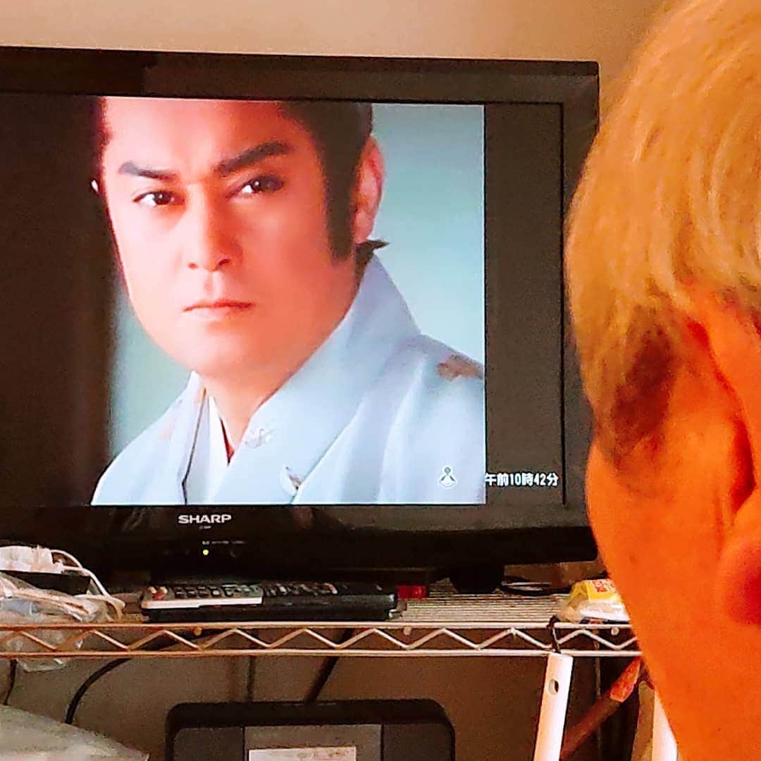 KAORUさんのインスタグラム写真 - (KAORUInstagram)「お父さんと暴れん坊将軍  #Marvelouspro #時代劇チャンネル  #暴れん坊将軍  #ママちゃんは自由時間  #お父さん #介護生活」8月14日 10時45分 - yukisaku_88