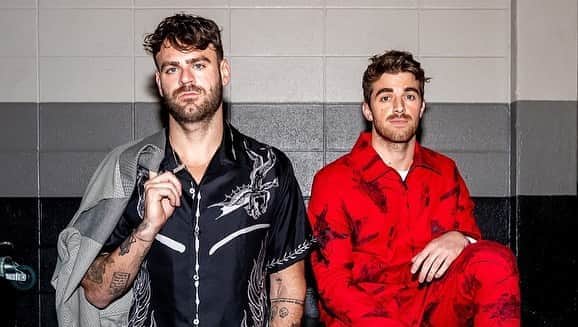 ソニー・ミュージック洋楽さんのインスタグラム写真 - (ソニー・ミュージック洋楽Instagram)「The Chainsmokers feat. 新田真剣佑 【オオカミくんには騙されない】挿入歌決定⚡ . 今年2月に解禁となり大きな話題となった新田真剣佑によるザ・チェインスモーカーズのオフィシャル・カヴァー⇒「クローサー (トーキョー・リミックス)」が、＜ABEMA SPECIAL＞の人気恋愛リアリティーショー【オオカミくんには騙されない】の挿入歌に決定🙌 . 現在楽曲再生数は3,100万回を超え、ショート・ビデオの動画再生回数は1,100万回を突破🔥また、オリコン週間洋楽デジタルシングルランキングで初登場1位、総合ランキングで7位を獲得（2020/2/17付)✨さらにLINE MUSICが発表する＜2020年上半期 総合TOP100＞ではTOP10内で唯一の洋楽楽曲として第9位にランクイン🏆すでに今年のシーンを象徴する1曲となっています✅ . そんな「クローサー（トーキョー・リミックス）」が挿入歌となった【オオカミくんには騙されない】は、“胸キュンだけではない大人の恋愛”に焦点を当て、バリエーション豊かな恋愛模様を届けてきた『オオカミ』シリーズの最新作。男女10名が、デートや共同作業を通して恋の駆け引きを繰り返し、本気の恋に落ちていくまでを追いかけるドキュメンタリー構成となっており、出演する男性メンバー5人の中に好ききなフリをして真実の恋を惑わす「嘘つき“オオカミくん”」が1人以上紛れ込んでいる…いったい誰が“オオカミくん”なのか？もしかしたら“オオカミくん”に騙されているかもしれない…それでも相手を信じることができるのか？予測不可能な恋の駆け引きと、真実の恋を手にするべく恋に悩み葛藤する男女の等身大でリアルな姿が最大の見どころとなっているので、是非音楽とともにご注目を🎶 初回は今週末8/16からスタートとなり、毎週22時～レギュラー配信となります📺 . . #TheChainsmokers #新田真剣佑 #オオカミくんには騙されない #Closer #music . @thechainsmokers @mackenyu.1116」8月14日 11時03分 - sonymusic_jp
