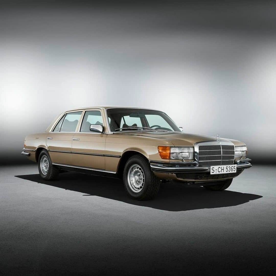 メルセデス・ベンツさんのインスタグラム写真 - (メルセデス・ベンツInstagram)「The Mercedes-Benz 450 SEL 6.9 made its debut 45 years ago! What a machine.  #MBclassic #W116 #MercedesBenz #mercedesbenzclassic #ClassicCar  via @mercedesbenzmuseum」8月14日 11時00分 - mercedesbenz