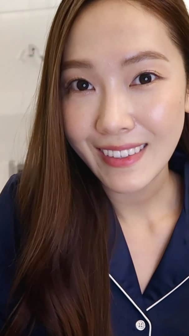 ドゥラメールのインスタグラム：「“When I apply The Concentrate, the feeling of being at the spa comes to mind. It smells amazing and the velvety texture just blankets my skin. I have super sensitive skin but this is the cure when it gets irritated. The more I use The Concentrate, the healthier looking my skin gets—it will be a forever favorite!” – @jessica.syj #LaMerInfluencer #TheConcentrate」