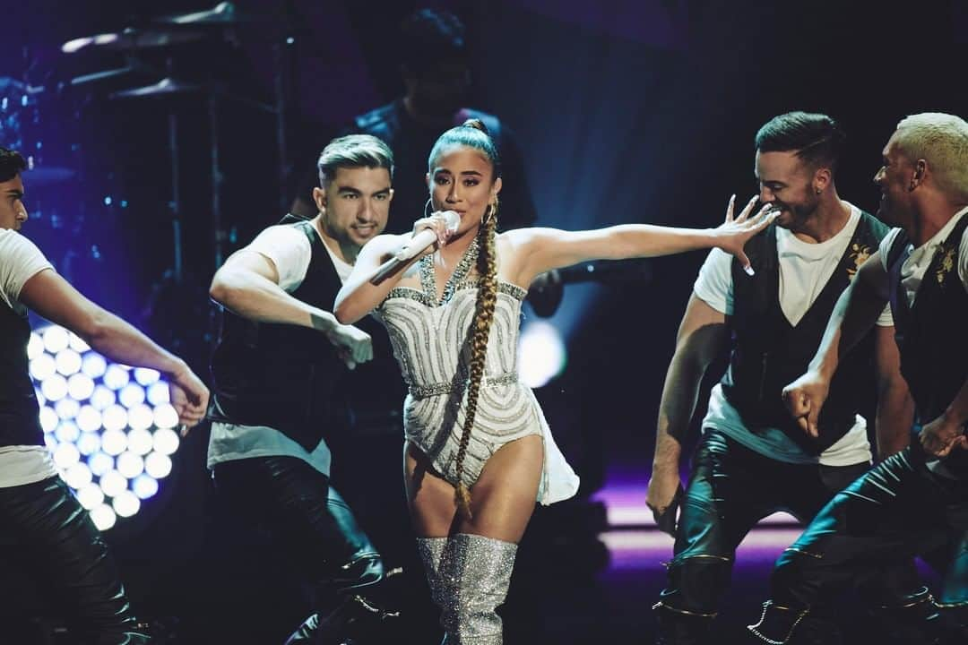 Primer Impactoさんのインスタグラム写真 - (Primer ImpactoInstagram)「📸 Así fue el homenaje a #Selena en #PremiosJuventud. @dannapaola, @greeicy1, @allybrooke y @nattinatasha recordaron el legado de la reina del tex-mex.」8月14日 11時19分 - primerimpacto