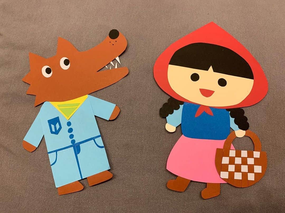 横澤夏子さんのインスタグラム写真 - (横澤夏子Instagram)「#赤ずきんちゃんを作ったのよー #なぜオオカミに服を着させたのか #なぜつなぎにバンダナというファッションにしたのか #なぜ噛みちぎること間違いなしの歯にしたのか #謎は深まるばかりなのよー #うふ！」8月14日 11時39分 - yokosawa_natsuko