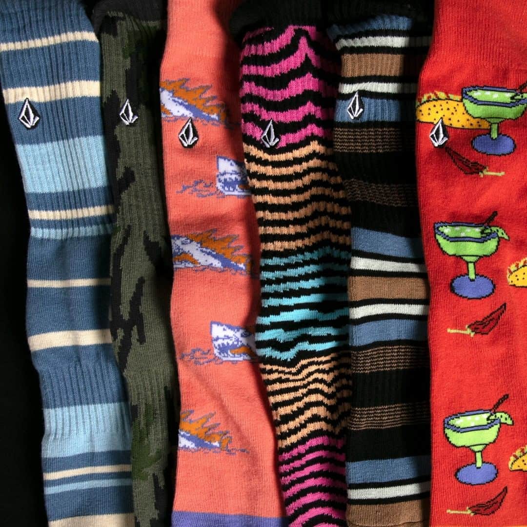 ボルコムのインスタグラム：「Socks are in stock! 🧦 Which ones are you getting?! #taptoshop」