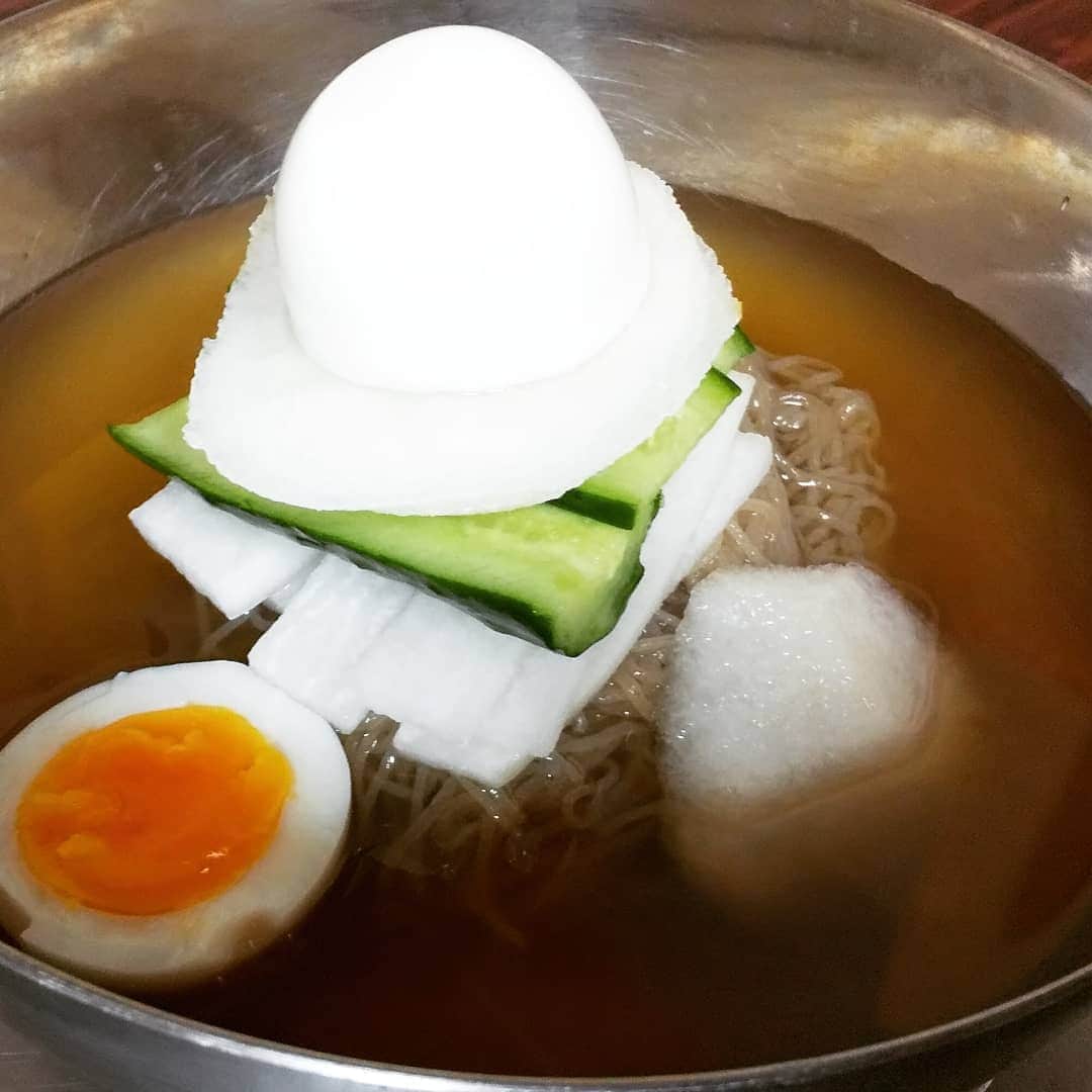 川久保秀一さんのインスタグラム写真 - (川久保秀一Instagram)「ようやく近所の韓国家庭料理の店に。 「梨秦院クラス」で見たように、豆腐チゲには卵が＼(^_^)／ 故郷が韓国のお店の奥様は韓流ドラマに詳しく、えらく盛り上がってしまったの巻(笑)。ちなみに奥様の好みはパク・ソジュンらしい。 週一で通いかな？(^^;  #韓国家庭料理 #ホルモン焼き #豆腐チゲ #冷麺 #トッポギ #マシッソヨ」8月14日 12時30分 - hidekazu_kawakubo