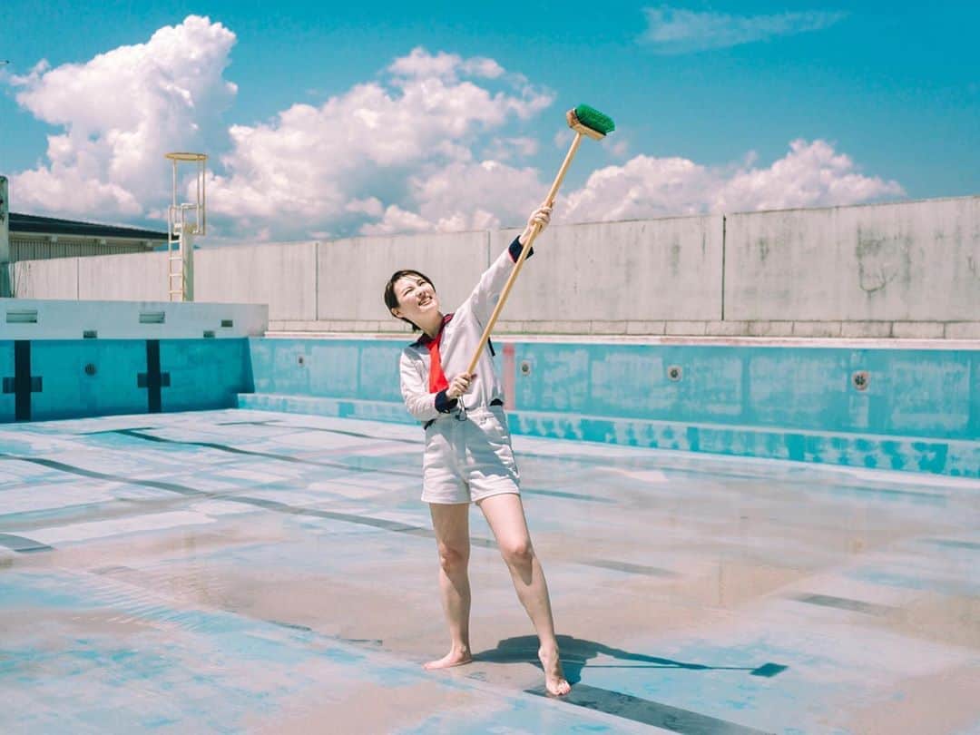 のインスタグラム：「pool. . . . 資料作成中のため過去作品でお送りしております。 . . . @emikoizawa」