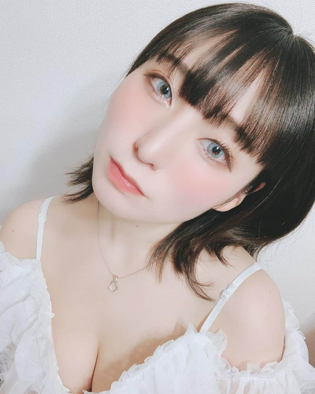 柊木りおのインスタグラム：「最近のわたしです。 今日親知らずを抜きに行きます🦷  These are my recent photos. I'm going to pull out my back teeth today.🦷」