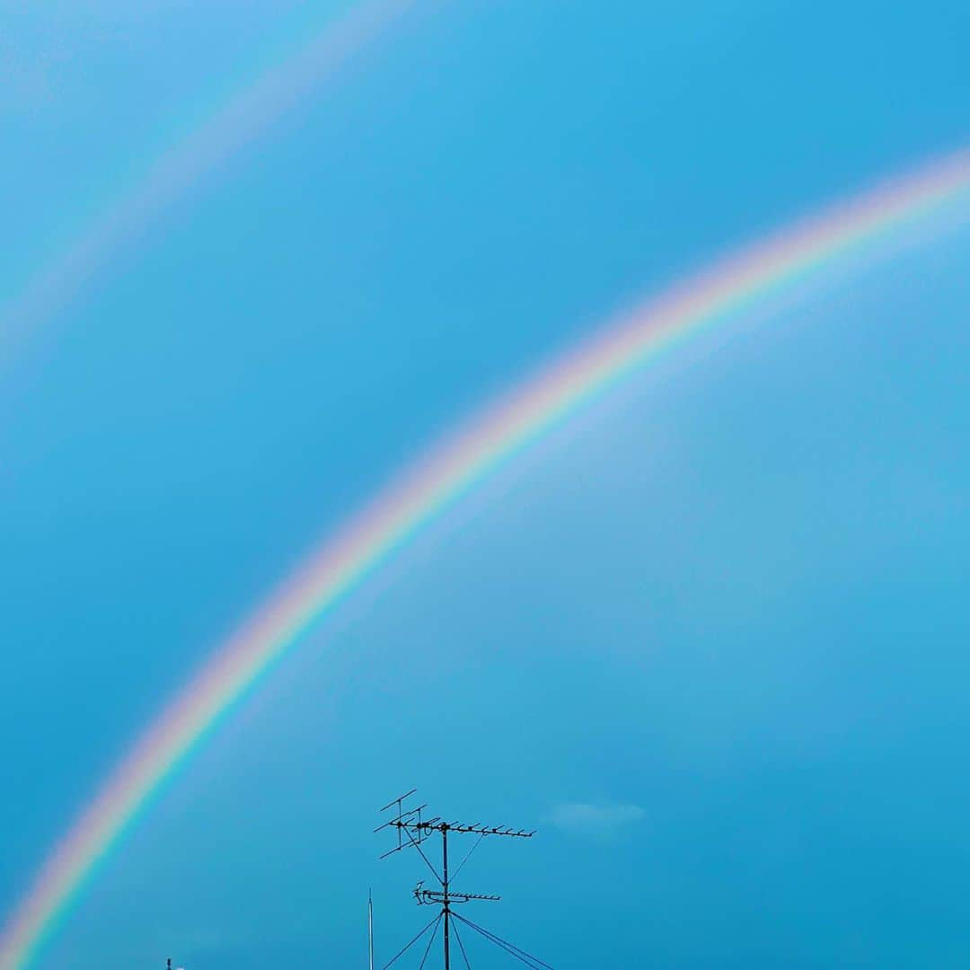 花奈澪さんのインスタグラム写真 - (花奈澪Instagram)「きのうは﻿ 嵐のあとの虹🌈﻿ 久しぶりに﻿ 虹なんてみたなぁー！﻿ あつ森以外で。﻿ ﻿ 今日も頑張ろう🙆🏻‍♀️💓」8月14日 13時00分 - namio_dao