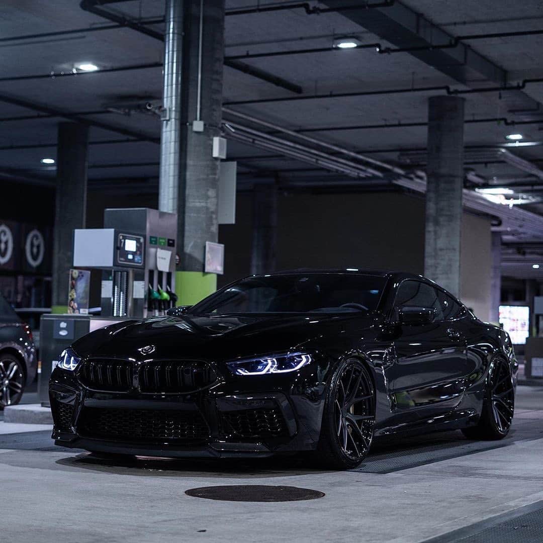 CARLiFESTYLEさんのインスタグラム写真 - (CARLiFESTYLEInstagram)「Murdered BMW M8 Competition. Photo @srs_swissrichstreets #carlifestyle #m8competition」8月14日 13時01分 - carlifestyle