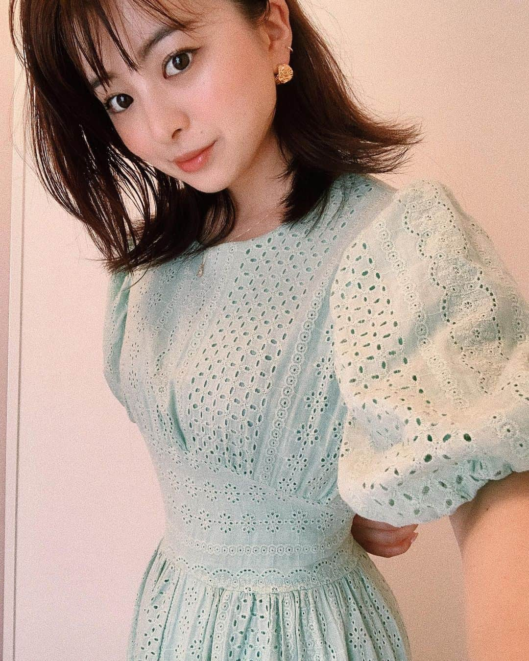 田中優衣さんのインスタグラム写真 - (田中優衣Instagram)「セレクトしている中でもお気に入りの ワンピース👗 ミントグリーンとレースが可愛い💕 ワンピースが昔からすごく好き。 お洋服を選ぶポイントは(着痩せ) だけど 基本は着たい服を 着たいときに着ています😋 #openclose」8月14日 13時02分 - heisei_8nen