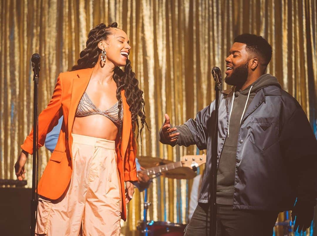 People Magazineさんのインスタグラム写真 - (People MagazineInstagram)「A night to remember! ✨ Alicia Keys & Khalid are taking us back to prom with their dreamy new song “So Done” and sharing exclusive photos with PEOPLE from their music video. “Collaborating with Khalid on this one was very special,” said the artist. “This song is about being done with changing yourself for the sake of others and letting go of any one else’s ideas of how your life should look.” 📷: Ramon Rivas」8月14日 13時18分 - people