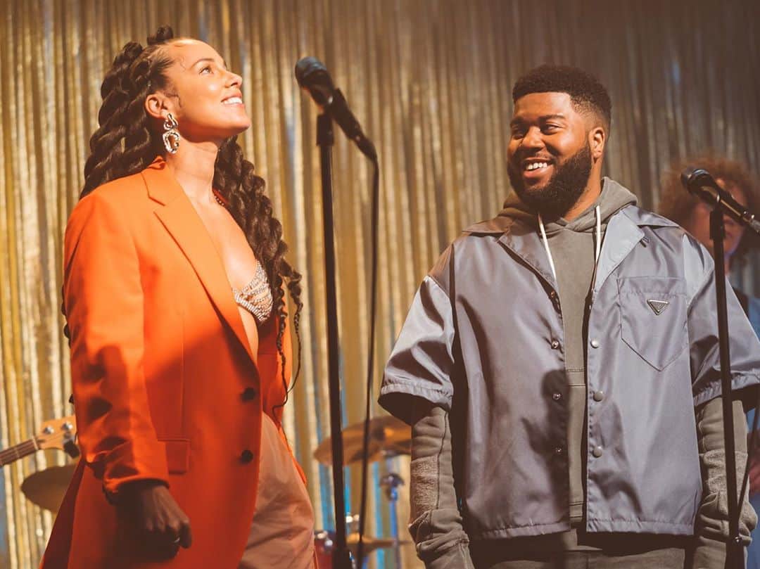 People Magazineさんのインスタグラム写真 - (People MagazineInstagram)「A night to remember! ✨ Alicia Keys & Khalid are taking us back to prom with their dreamy new song “So Done” and sharing exclusive photos with PEOPLE from their music video. “Collaborating with Khalid on this one was very special,” said the artist. “This song is about being done with changing yourself for the sake of others and letting go of any one else’s ideas of how your life should look.” 📷: Ramon Rivas」8月14日 13時18分 - people