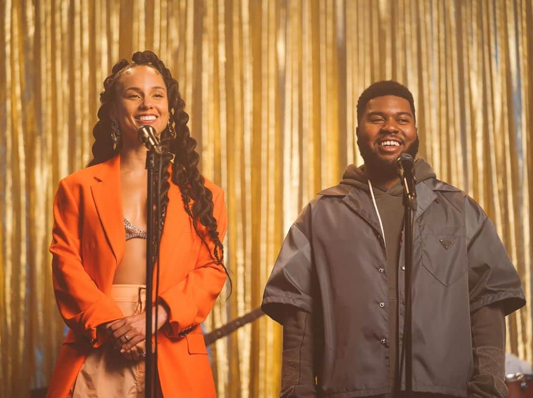 People Magazineさんのインスタグラム写真 - (People MagazineInstagram)「A night to remember! ✨ Alicia Keys & Khalid are taking us back to prom with their dreamy new song “So Done” and sharing exclusive photos with PEOPLE from their music video. “Collaborating with Khalid on this one was very special,” said the artist. “This song is about being done with changing yourself for the sake of others and letting go of any one else’s ideas of how your life should look.” 📷: Ramon Rivas」8月14日 13時18分 - people