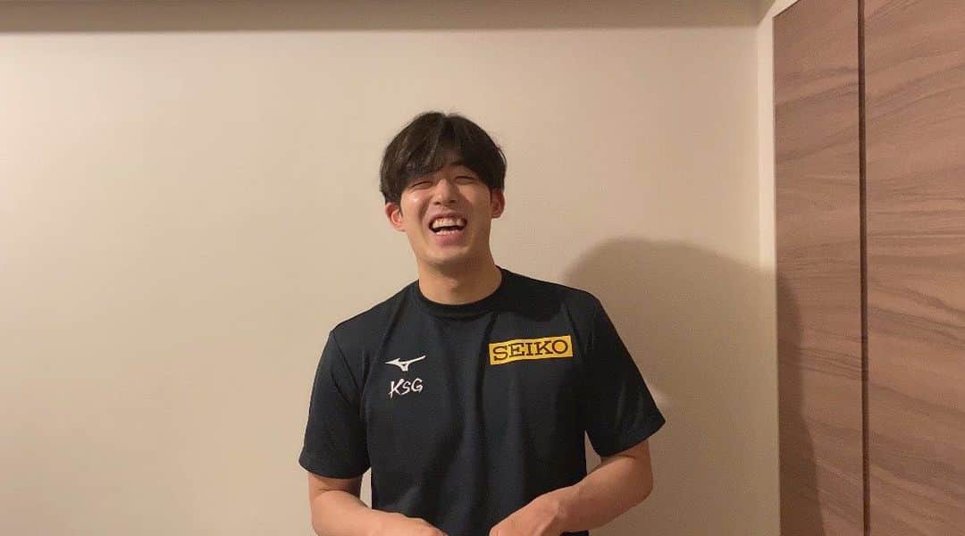 坂井聖人のインスタグラム：「今日8月14日は「水泳の日」です。  今年は泳ぐのを我慢している人も多いかと思いますが、 早く笑顔で楽しく泳げる日が戻ってきて欲しいです。  泳ぐことに興味のある方、是非水泳を始めてみてください！ 一人でも多くの水泳仲間が増えると嬉しいです！  #8月14日  #水泳の日  #泳いでつながる笑顔の輪」