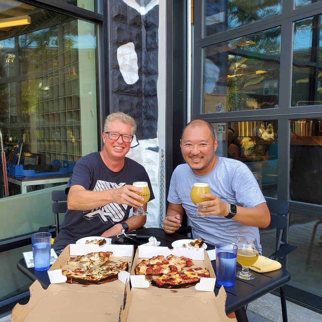 TAKAのインスタグラム：「With my supervisor in MIT. If I hadn't met him, I wouldn't have my MIT life. Thank you very much Ian!!!! MITの私のボスと！彼が居なかったら私のMITでの生活は無かったです。」