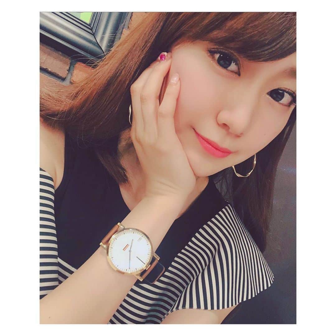 のインスタグラム：「.﻿ NO Monday（ @nomonday_jp ）の﻿ 時計をゲットしたよ⌚️💓﻿ シンプルだけどオシャレで、﻿ 仕事の時でも遊びの時でも使いやすい🙆‍♀️✨﻿ .﻿ 気になる方は﻿ 【risaagh】﻿ ↑こちらのコードで10%オフになるので﻿ ぜひご活用ください🥰﻿ . #ノーマンデー #時計 #腕時計 #nomonday #instafashion #instastyle」