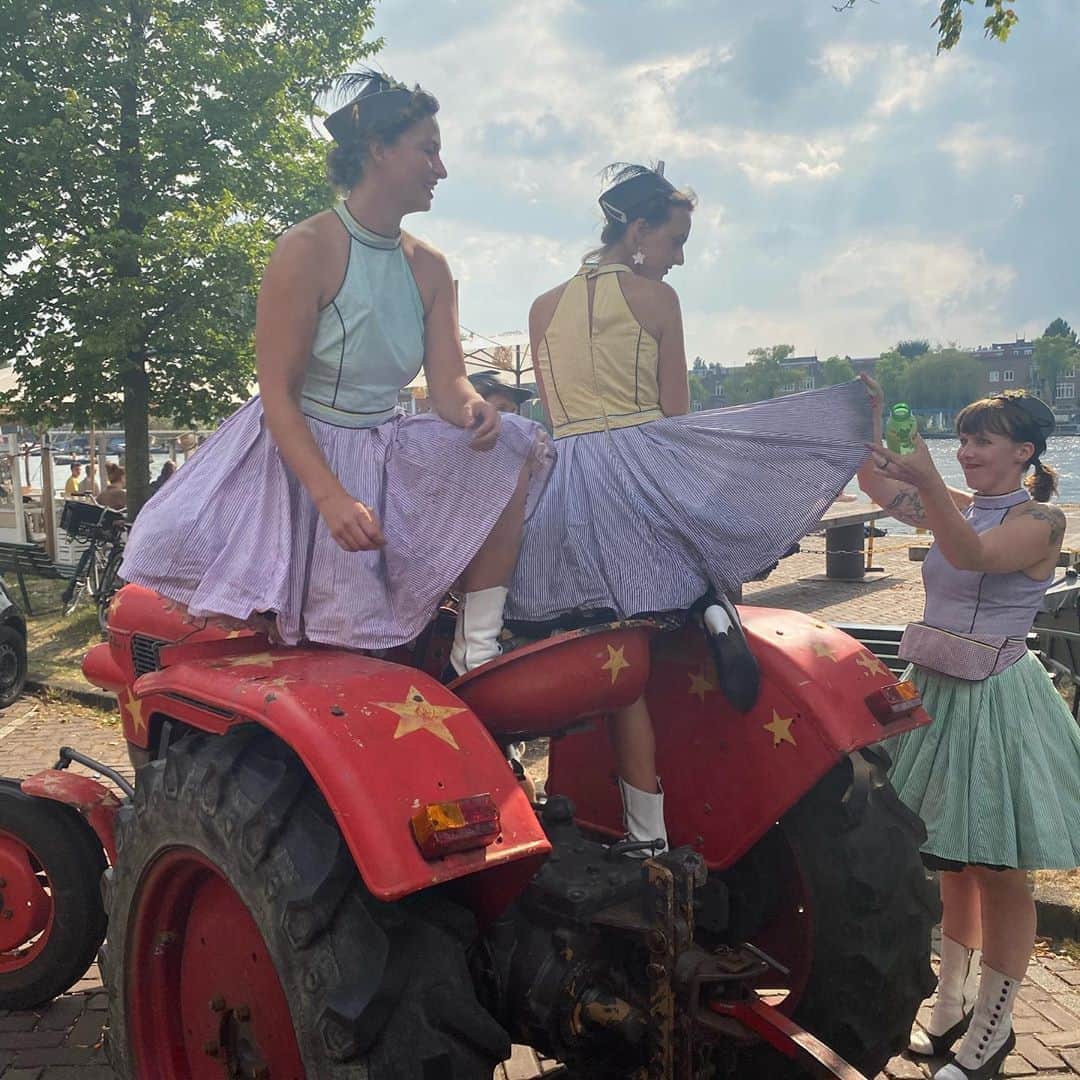 アムステルダム・タトゥー・ミュージアムのインスタグラム：「De parade leeft#parade#amsterdam#hesp」