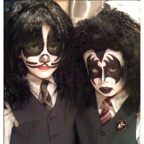 KISSさんのインスタグラム写真 - (KISSInstagram)「#KISSKids Rock! Awesome! Keep the photos coming, #KISSARMY! Send to us on letters page at KISSOnline.com.」8月14日 22時53分 - kissonline