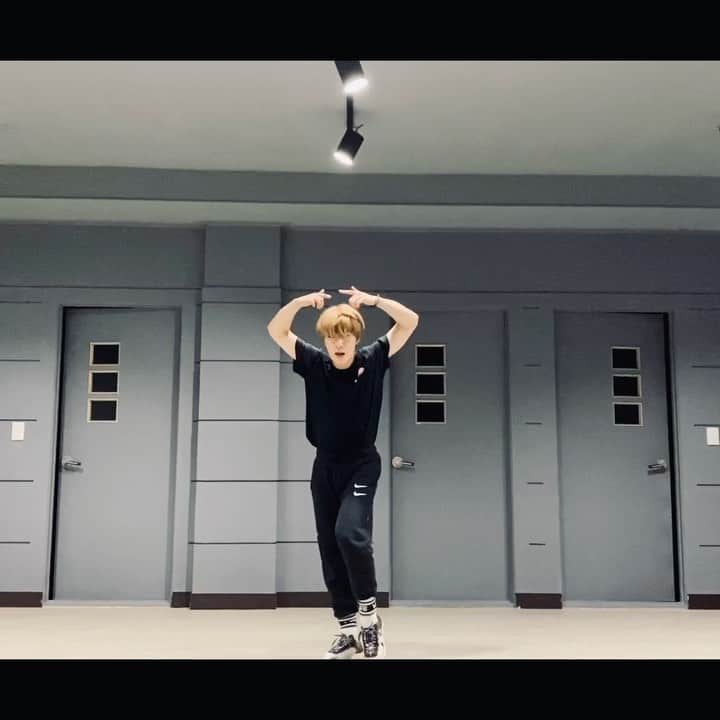 ピョン・ヒョンミンのインスタグラム：「오랜만에 #영웅 🔥」