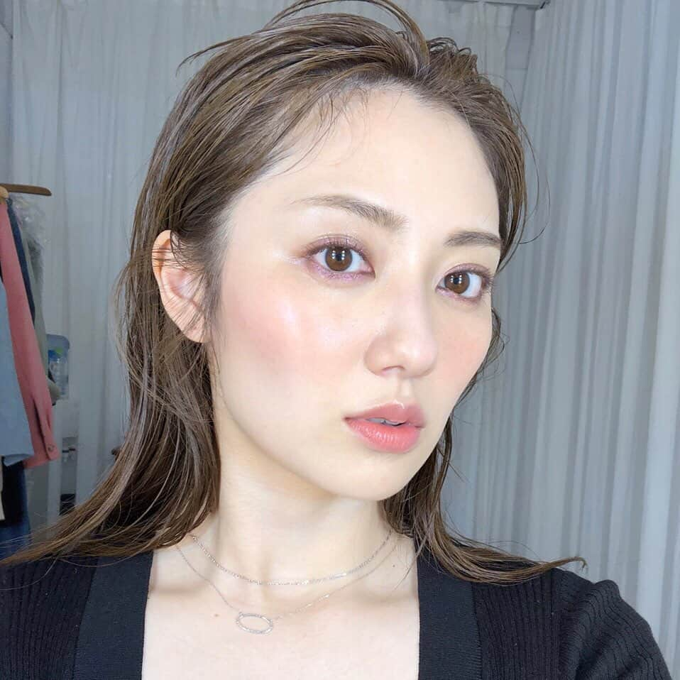 奥山かずささんのインスタグラム写真 - (奥山かずさInstagram)「かわいいヘアメイクだった🎀 オールバックはまりそう！」8月14日 22時57分 - kazusa_okuyama_official