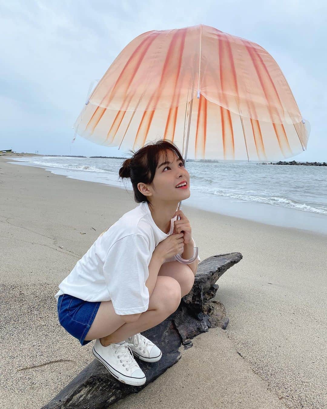 のインスタグラム：「* 海月をモチーフにした傘🧊🤍🎐 かわいい🧴♡！」