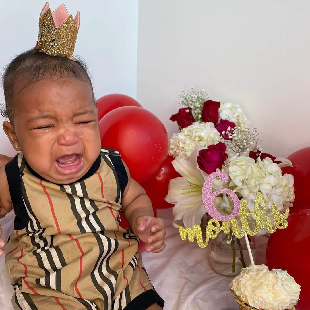 ディー・ゴードンさんのインスタグラム写真 - (ディー・ゴードンInstagram)「When mommy think she gone get a photo shoot but you don’t like pictures like daddy.😂🥰🥰❤️😍 #6months」8月14日 23時10分 - devaris9