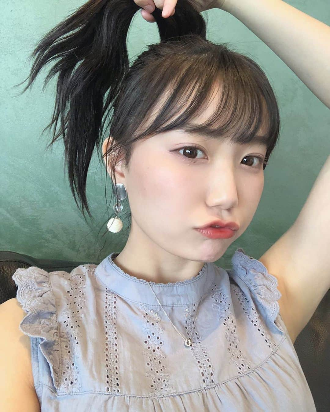 苗加結菜さんのインスタグラム写真 - (苗加結菜Instagram)「撮影の合間に〜〜」8月14日 23時20分 - naeka_yuuna