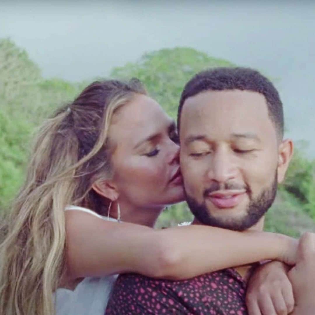 Good Morning Americaさんのインスタグラム写真 - (Good Morning AmericaInstagram)「Baby #3 is on the way for #ChrissyTeigen and #JohnLegend! The couple revealed Teigen's pregnancy in Legend's new music video for #Wild. LINK IN BIO TO SEE!」8月14日 23時24分 - goodmorningamerica