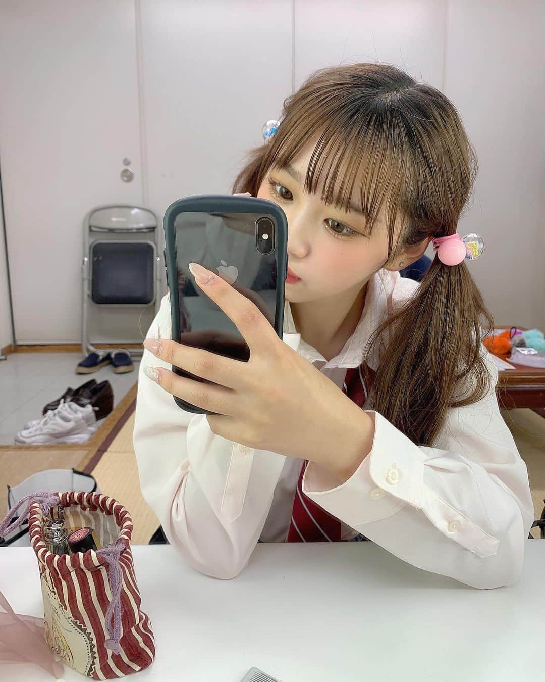平野夢来（ゆぴぴ）のインスタグラム：「今日も制服コーデでお仕事でした〜\♥/ ・ ・ とある大きなお仕事の収録をしてきたので早くみんなに情報解禁したいな〜とうずうず(?)してまス. しかも最近マネージャーさんに褒められることが多いので嬉しさをみんなに伝えたい))) #制服コーデ  #ツインテール」