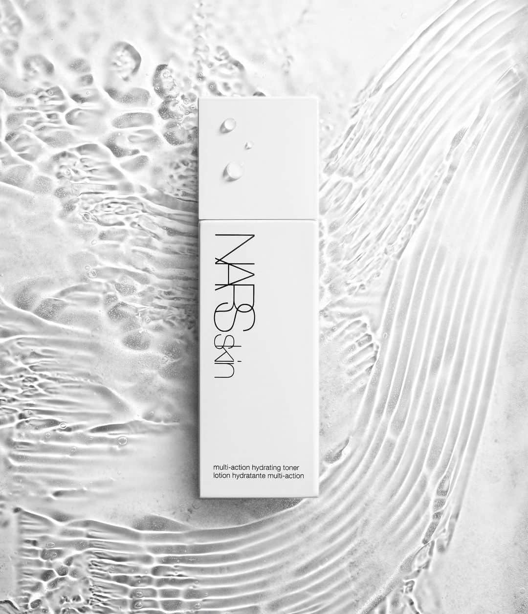 NARSさんのインスタグラム写真 - (NARSInstagram)「Need a refresh? Multi-Action Hydrating Toner gently exfoliates and tones with an alcohol-free formula, refining the appearance of pores for a smooth and even appearance. NARS exclusive Light Reflecting Complex™ restores skin's youthful radiance and reflects light like a prism, leaving skin bright and revitalized.」8月14日 23時54分 - narsissist