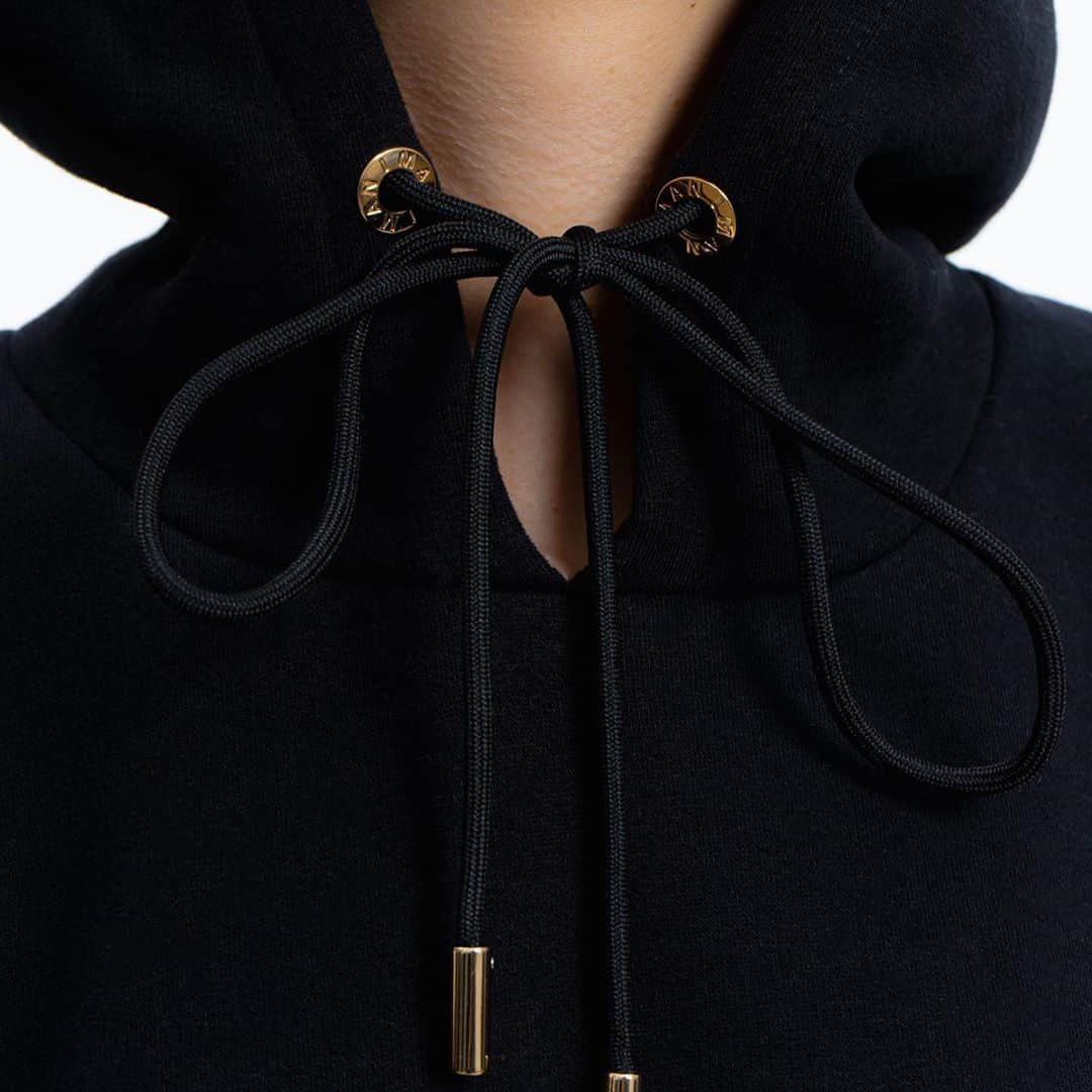 イヴァン・リギーニのインスタグラム：「Details says it all : only super-high quality customized accessories were made especially for IMAN clothes💎 @imanfashionofficial   Unisex printed hoodie In two colors 🖤🤍( Black / White ) and Unisex printed pants. Visit our website and choose the one you like☝🏼✨🔥  To be honest...It looks sooooo good🔥💪🏼」