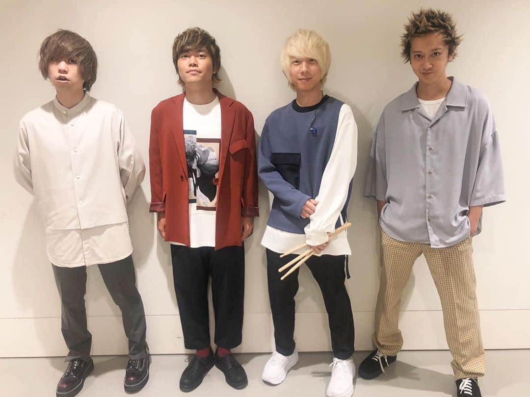 KEYTALKのインスタグラム：「この後25:04〜放送❗️ 『バズリズム02』に出演します🎉  8.26(水)配信リリースの新曲 「流線ノスタルジック」を初披露！ ぜひお見逃しなく👀  #バズリズム #keytalk」