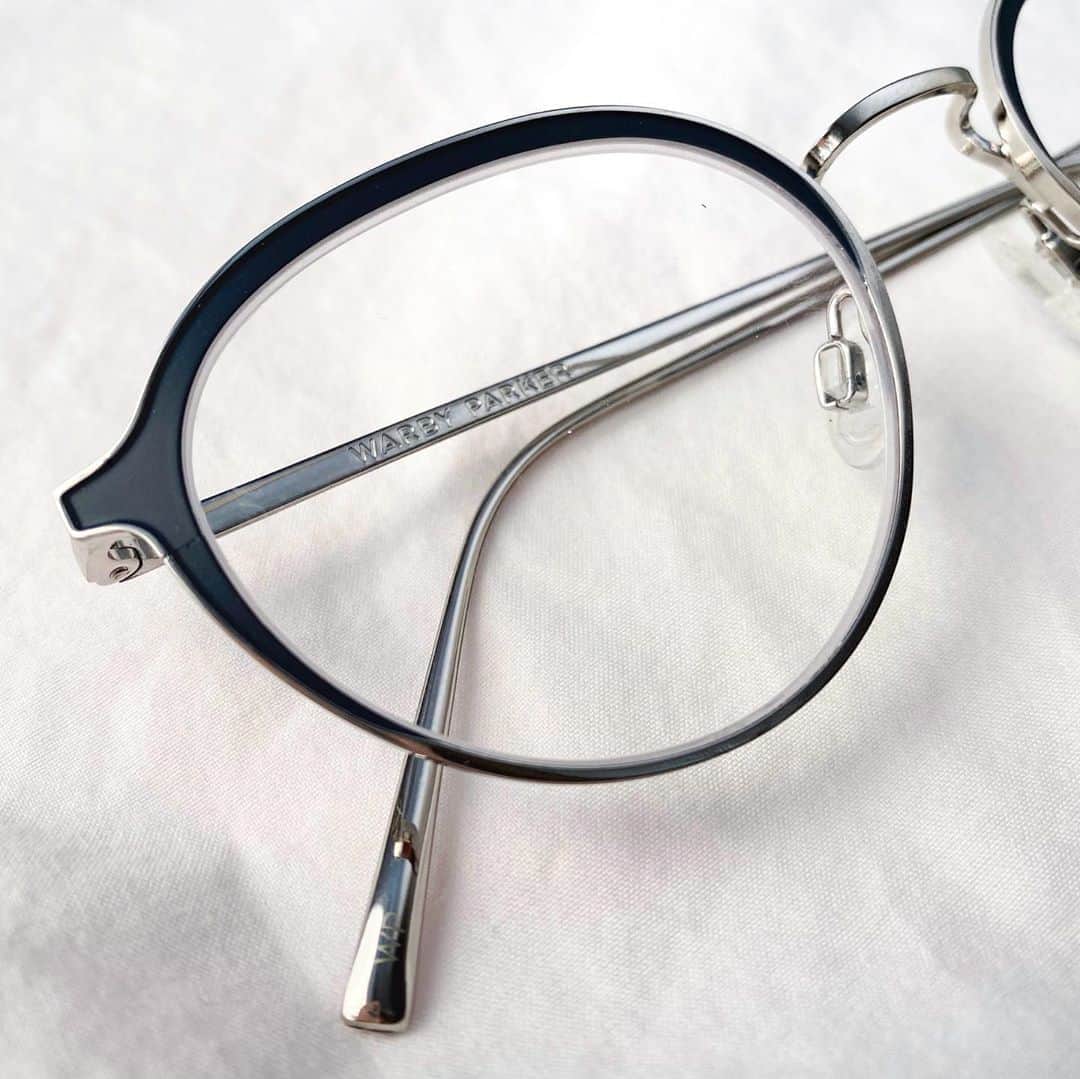 Warby Parkerのインスタグラム：「New online-exclusive styles are in! Our latest stainless steel frames are pressed, plated, and painted—a new-to-Warby-Parker construction you’ll only find online. (Try them on virtually in our app!📲 Shown here: Radlett and Loretta!)」