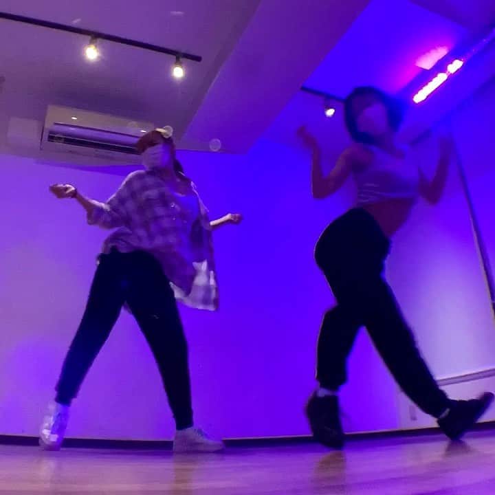 Asuka Fujimoriのインスタグラム：「💕🌴🐝Honey🍯🌴💕 @riri_tone  RIRIちゃんの曲はずーっと聴いてたし大好きだったけど 作ったのも踊ったのも初めてだった🧸🍭💦 @mahinayasumoto ありがとね〜😘」